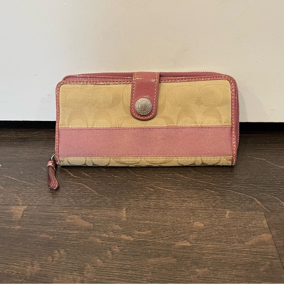 Coach Beige and Pink Signature C Wallet - Picture 1 of 5